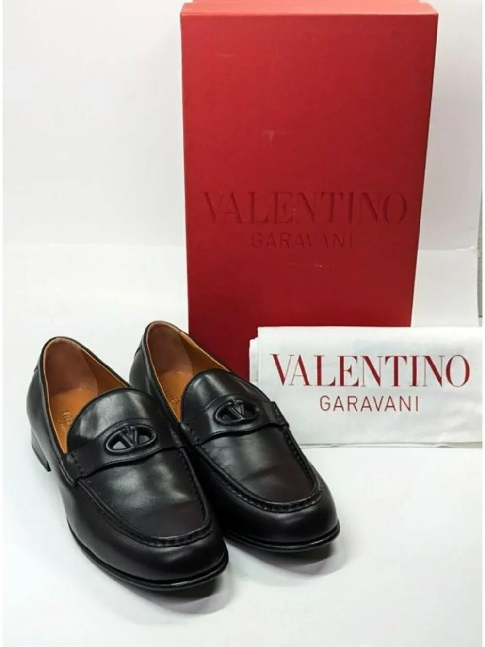 Valentino Garavani Men's Vlogo Penny Loafer in Nero Black Size 43 (MSRP $980)